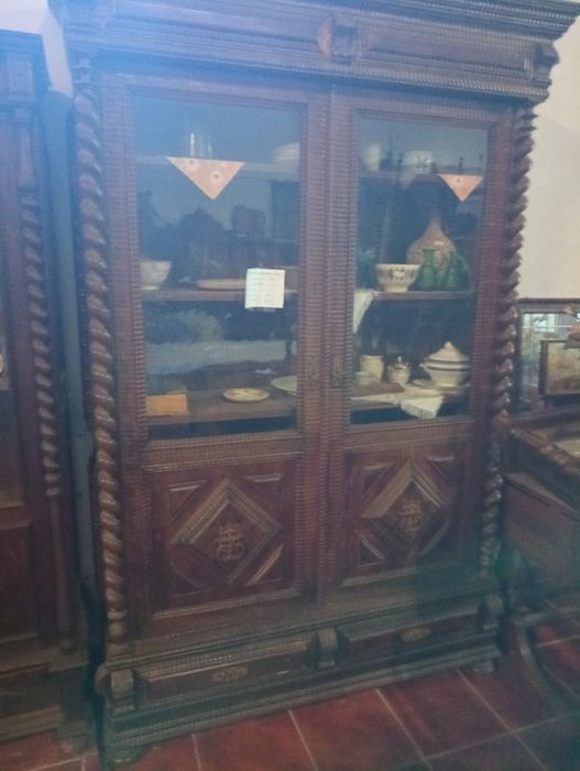 Recheio de loja de antiguidades