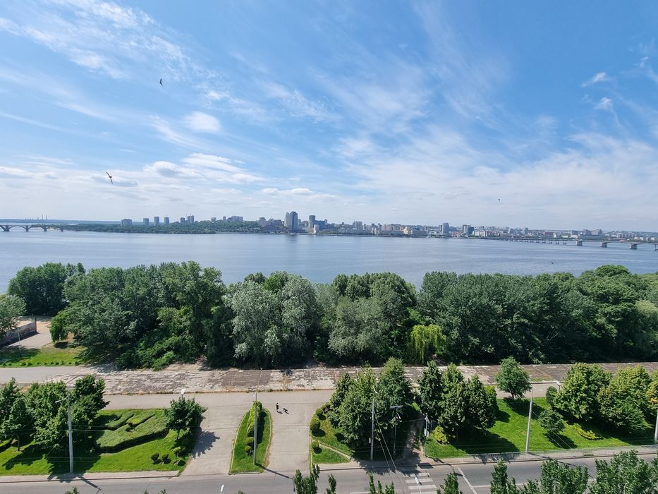 Квартира с видом на Днепр. Солнечный. ТРЦ Вавилон. Посуточно