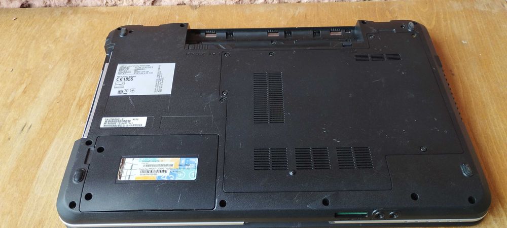 Ноутбук Fujitsu LifeBook a 512 на відновлення або на запчастини