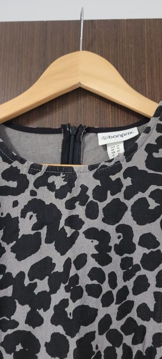 Bonprix..sukienka z motywem zwierzęcym.