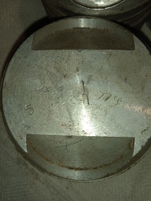 Поршня нові мотоцикл Днепр 11 .