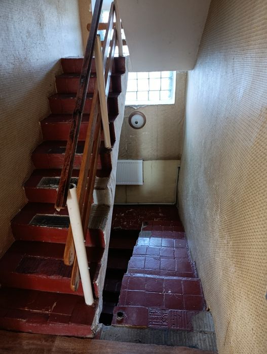 Продам 4х кімнатну 2рівневу квартиру в двоквартирному будинку