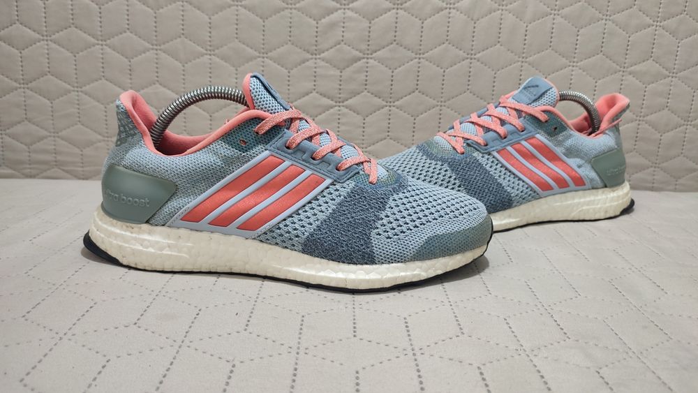 Кросівки ADIDAS Ultra Boost, 41,5 р., 26-27 см