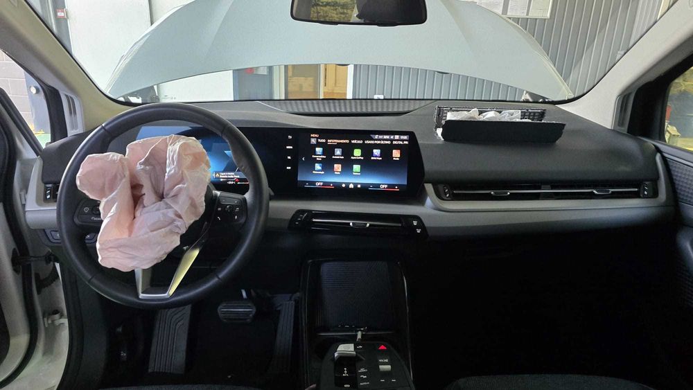 BMW 218d Active Tourer Auto  -  Salvado