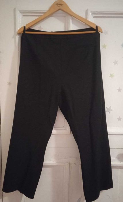 Бриджи черного цвета, 50р.