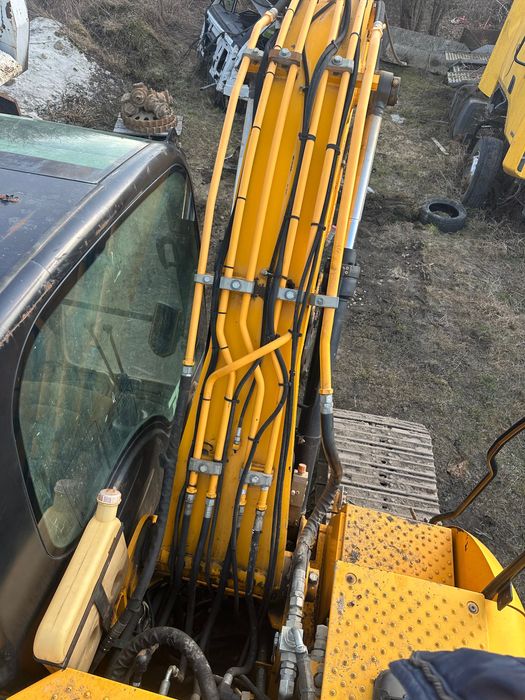 Екскаватор jcb js130