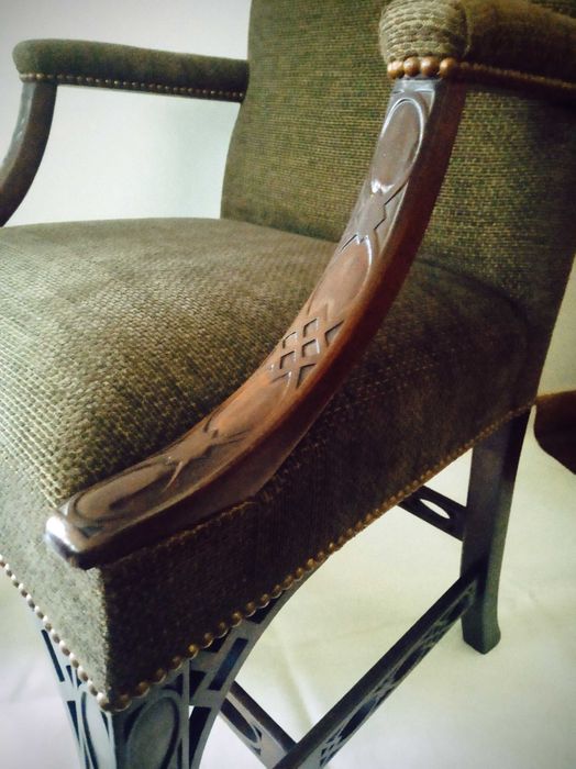 Cadeirão antigo em estilo império