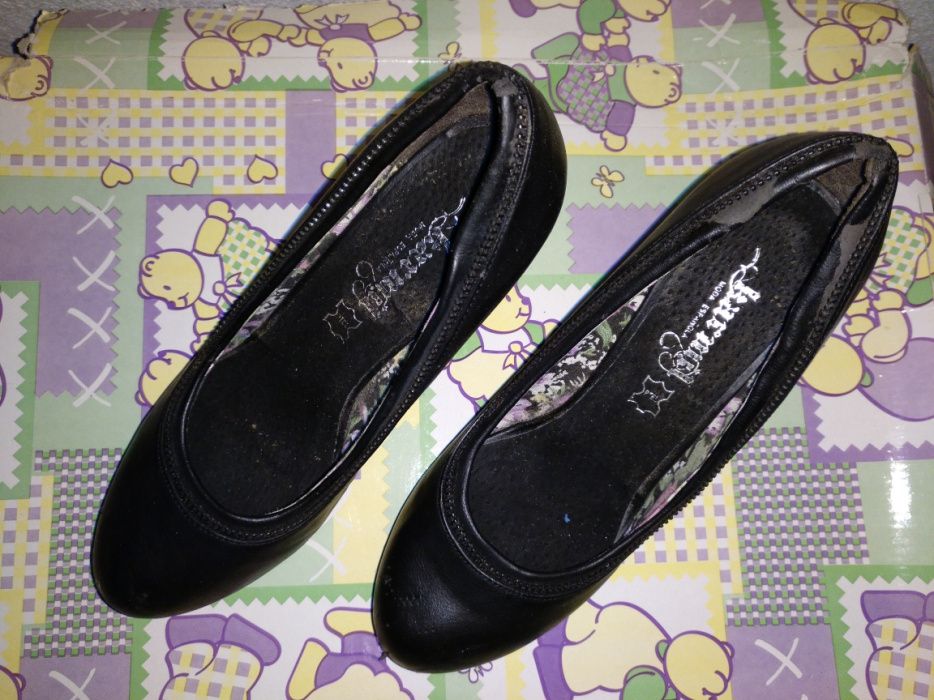 Sapatos Salto Alto Pretos em Pele Sintética