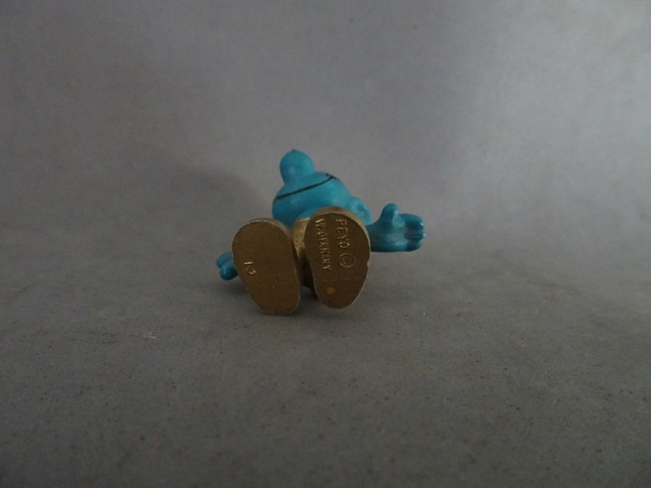 Figura em PVC - Estrunfe dourado