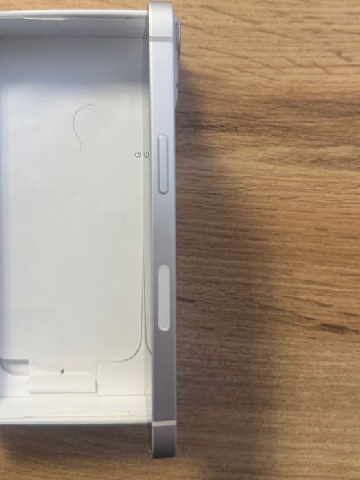 iPhone 13 128GB White