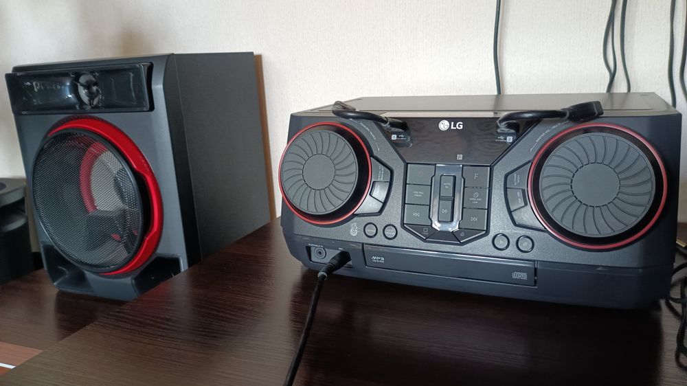 Wieża LG CK56 Xboom