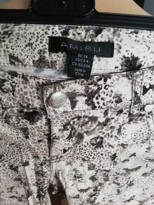 R. 34 Amisu spodnie damskie jeansy rurki we wzory panterka