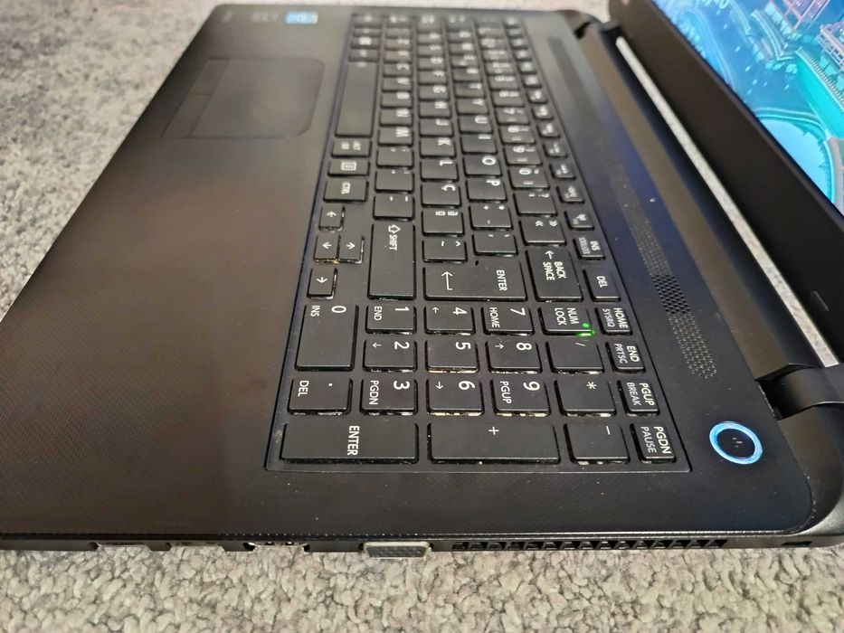 Portátil Toshiba Satélite C50-B 1TB