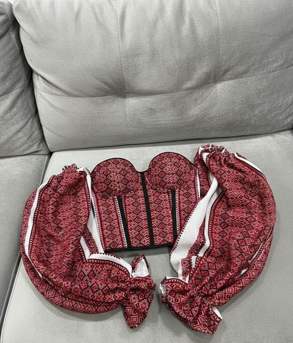 Вишитий корсет з рукавами в українському стилі В НАЯВНОСТІ