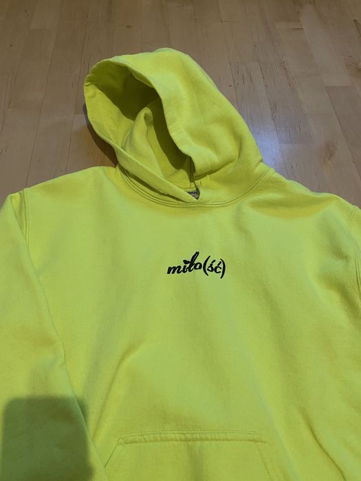 Neonowa bluza z napisem