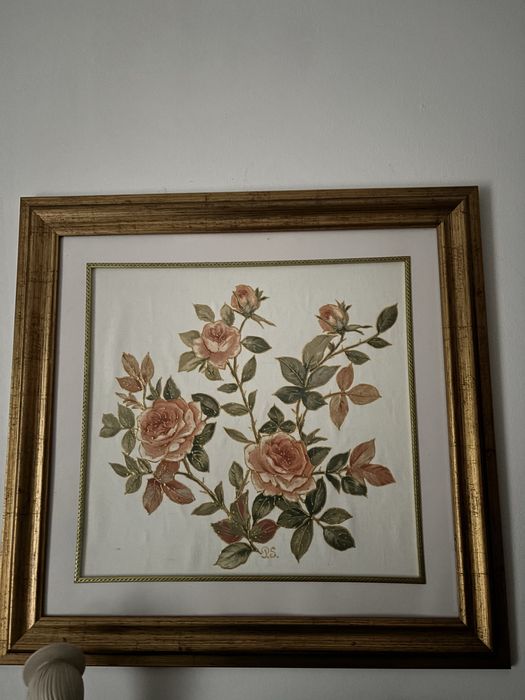 Quadro feito à mão de tecido e moldura diurada
