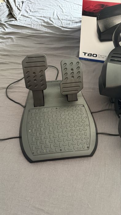Volante Thrustmaster T98 Ferrari 296 GTB - PS5/PS4/PC