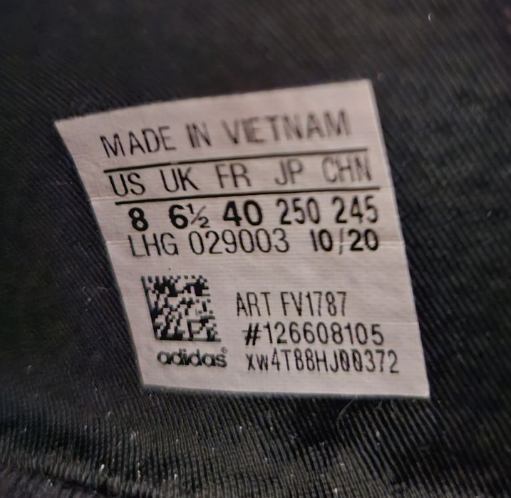 Ténis/Sapatilhas ADIDAS NMD R1 Black & Gold