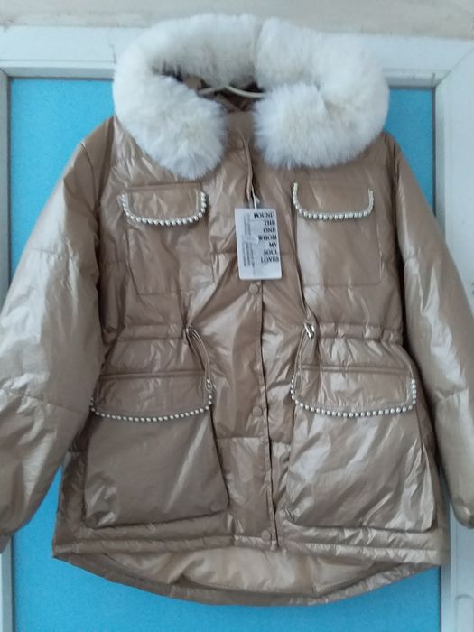 Куртка жиноча гарна нова