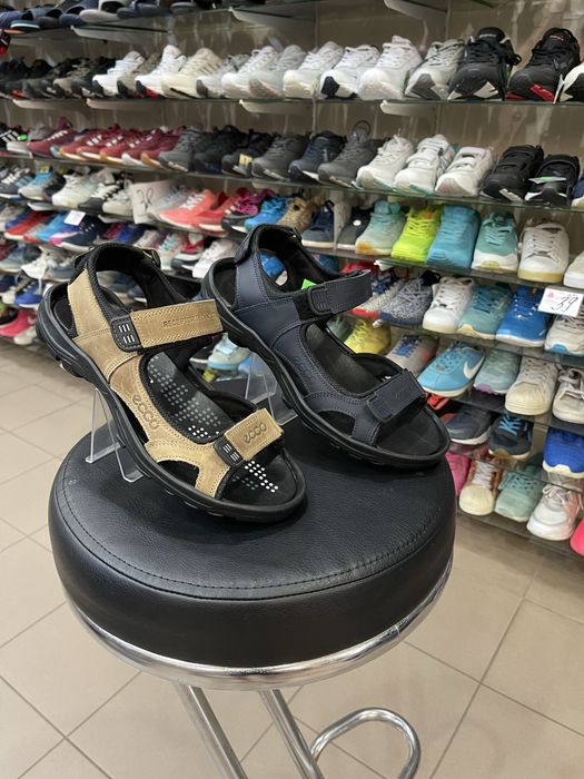 Сандалі шкіряні ecco, Nike.