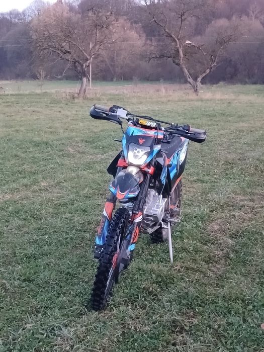Продам кові адванс 250