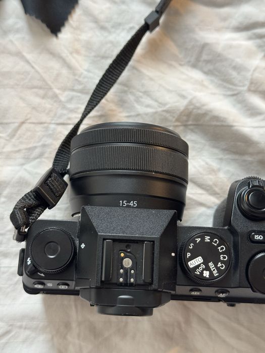 Fujifilm X-S20 + XC 15–45mm F3.5–5.6 OIS PZ