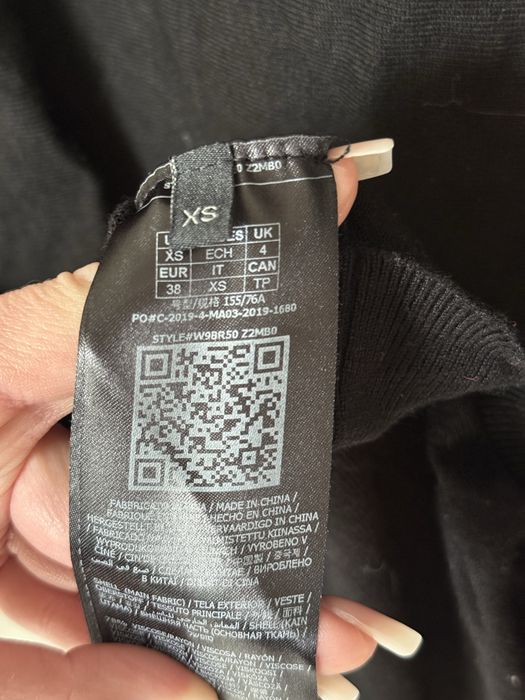 Sweterek z kryształkami GUESS XS