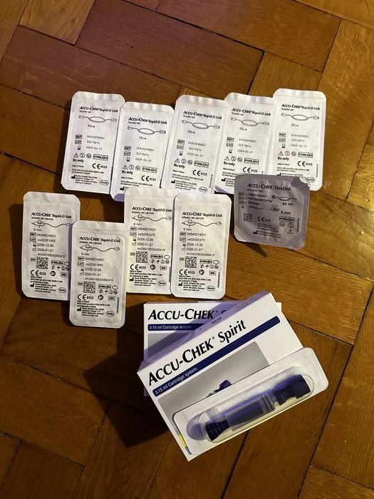 Zestaw Accu-chek zestawy infuzyjne, pojemniki