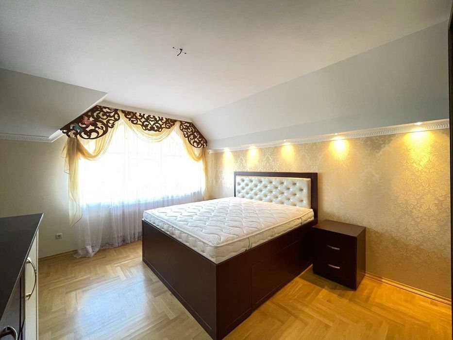 Продається шикарний будинок біля Івано-Франківська!