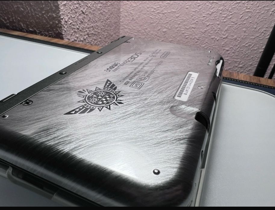 New Nintendo 3DS XL Monster Hunter 4G IPS + 128GB CFW
