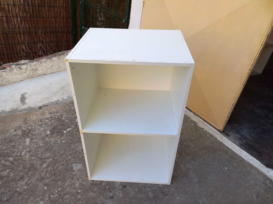 Móvel com 2 Divisões para Arrumações