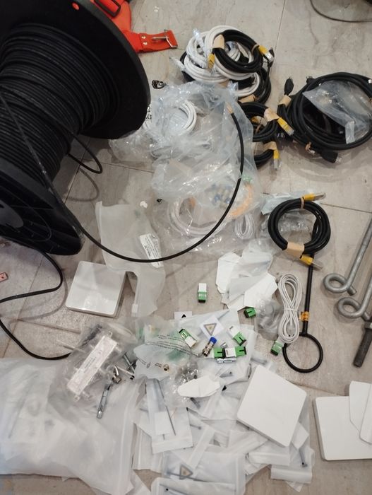 Vendo conjunto material fibra / informática novo