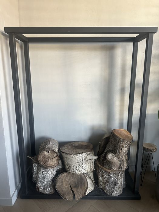 Stojak na drewno kominkowe