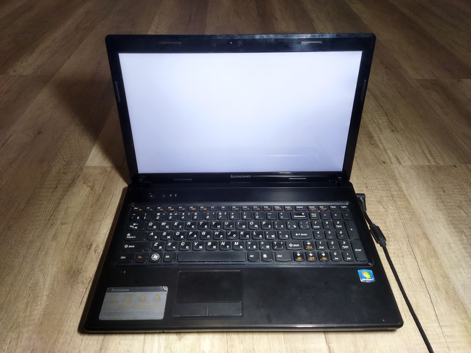 Ноутбук Lenovo G 575 , дисплей 15,6", оперативна пам'ять 4+4 Gb Samsung.