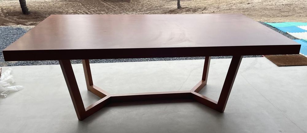 Mesa para sala de jantar ou reuni\oes