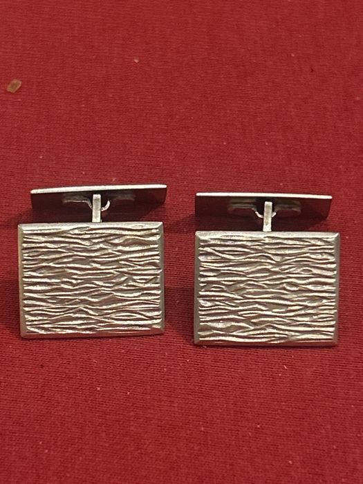 Srebrne spinki do mankietów