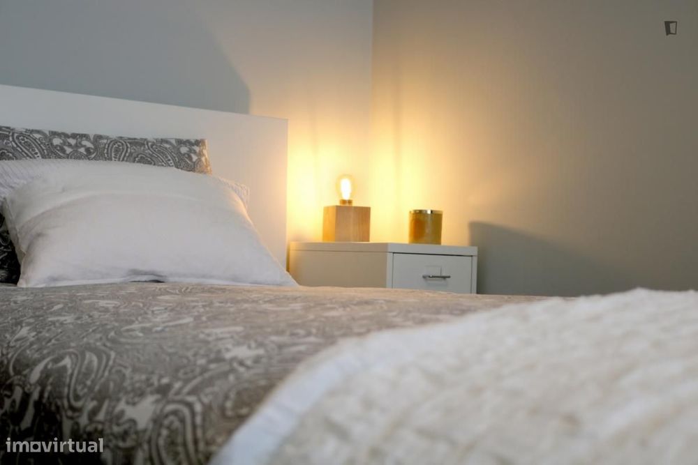 Quarto - localizado em Lumiar Lisbon