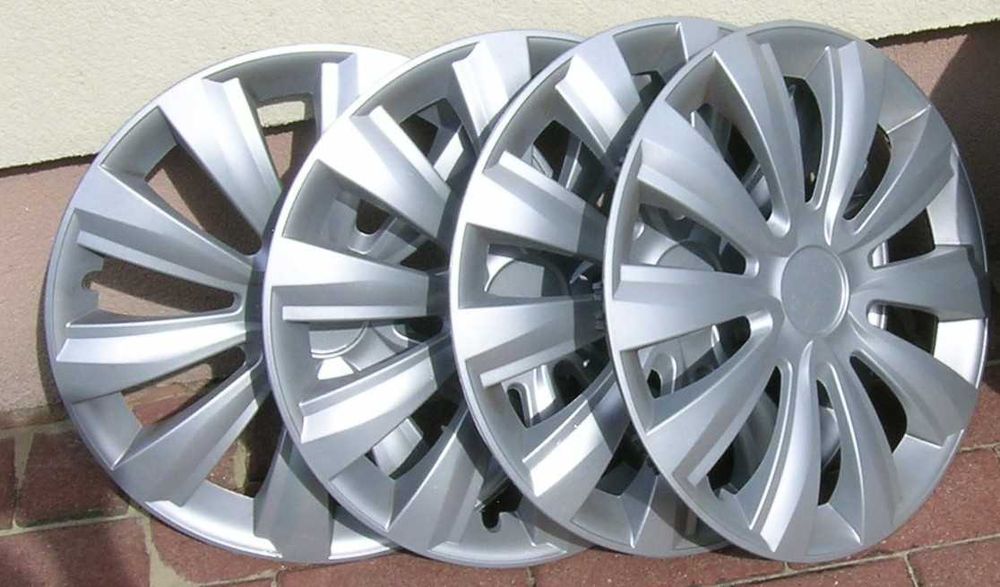 Opony zimowe UNIROYAL na stalowych felgach 15"