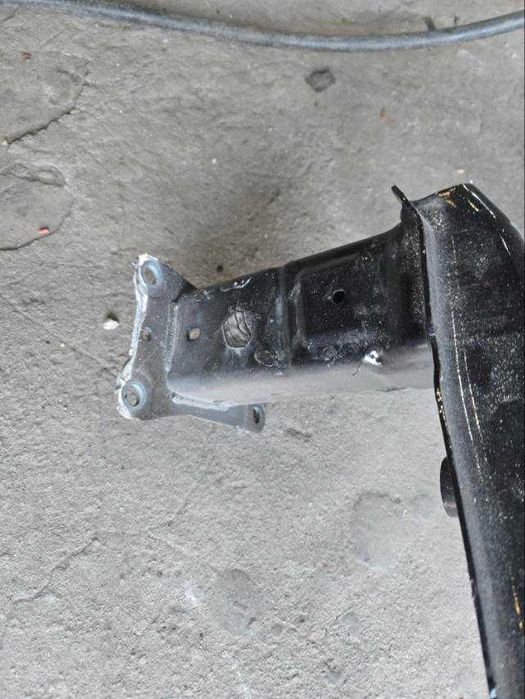 Підсилювач заднього бампера