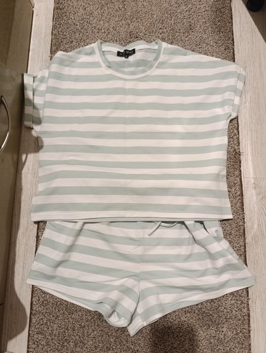 Піжамка М/L шорти+футболка