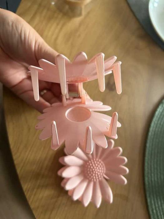 Dwie Duże spinki klamry kwiatki NOWE