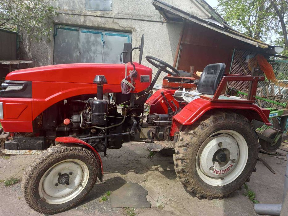 Трактор Сінтай 250