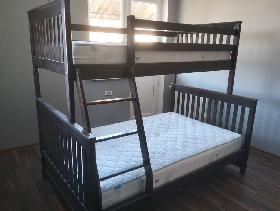 Двоярусне ліжко дитяче