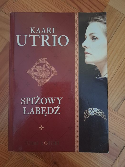 Spiżowy łabędź Kaari Utrio