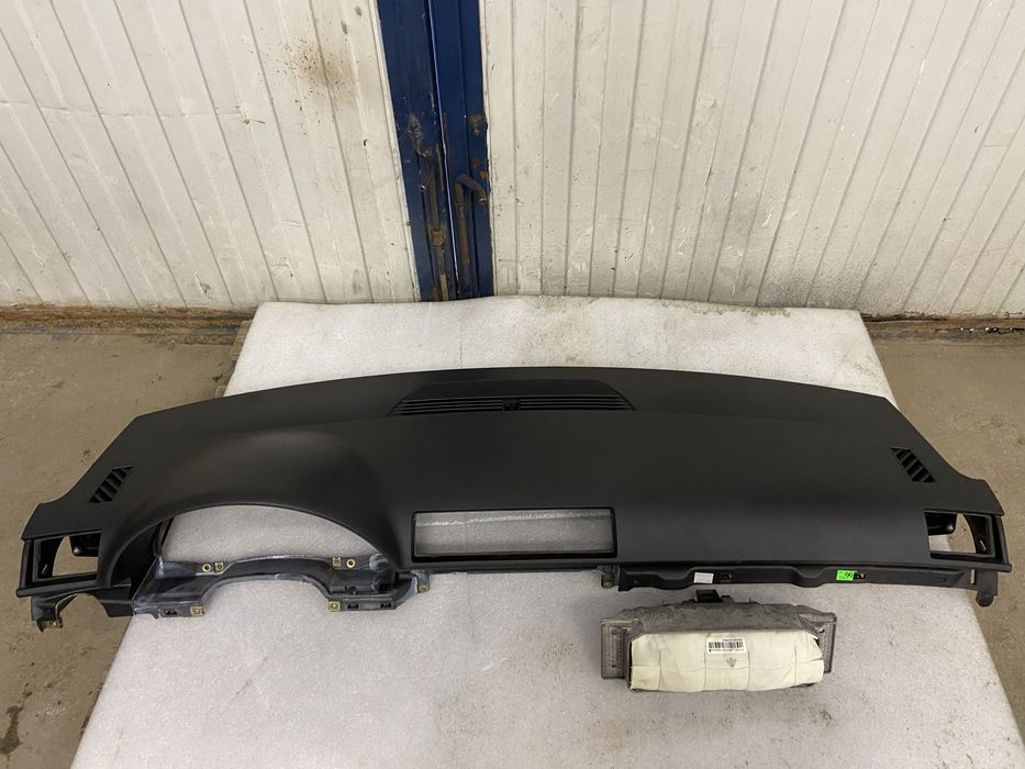 Deska rozdzielcza czarna kokpit airbag audi a4 b7