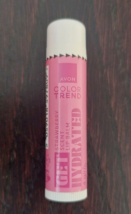 Avon Color Trend balsam do ust Apetyczne nawilżenie truskawka SPF15
