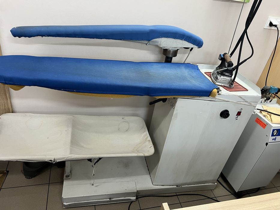 Stół prasowalniczy z wytwornicą