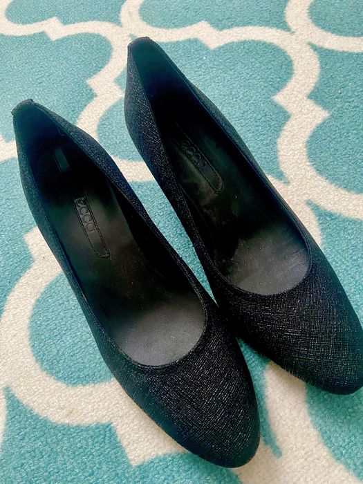 Продам нові жіночі туфлі Ecco