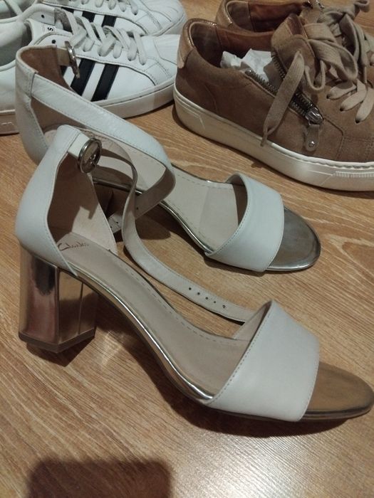 Сандалі , босоніжки Clarks 39 Розмір. 25.5см