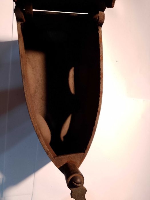 stare żelazko na węgiel, duże masywne